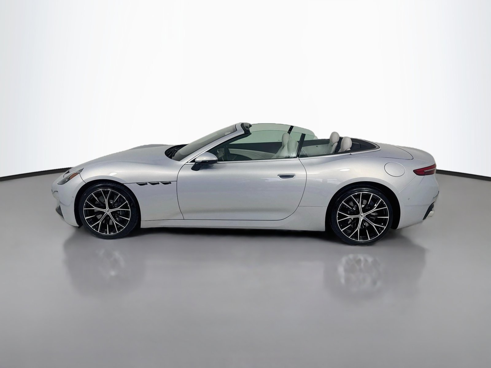 Used 2026 Maserati GranCabrio Modena AWD/4WD image 4