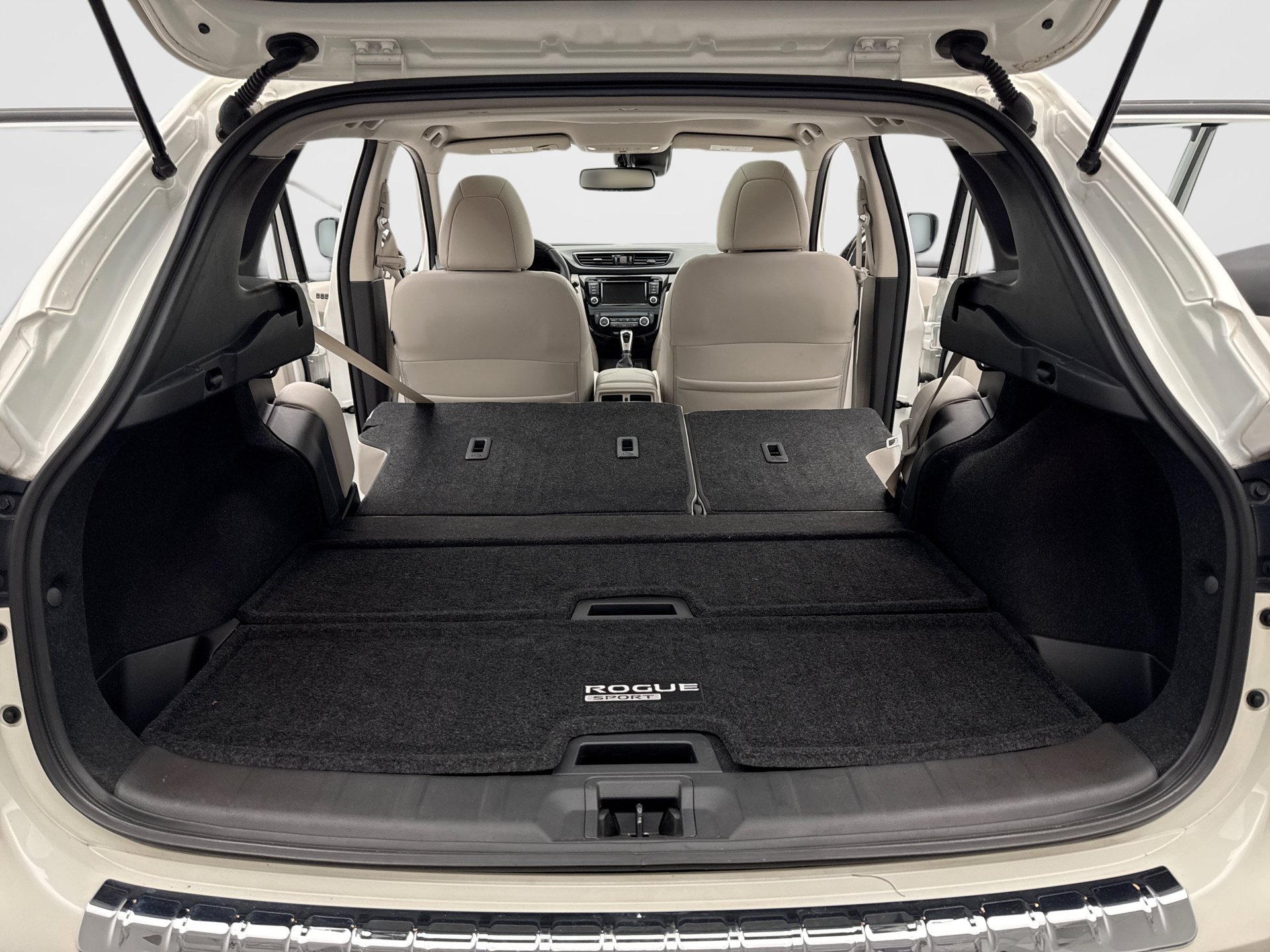 Used 2022 Nissan Rogue Sport SL w/ Premium Package FWD image 19