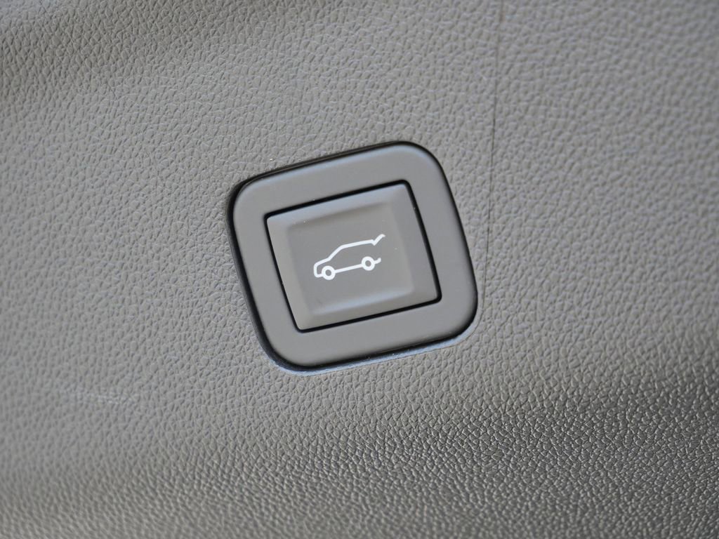 New 2026 GMC Yukon Elevation AWD/4WD image 32