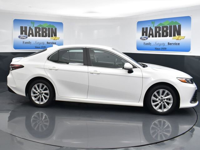 Used 2022 Toyota Camry LE image 6