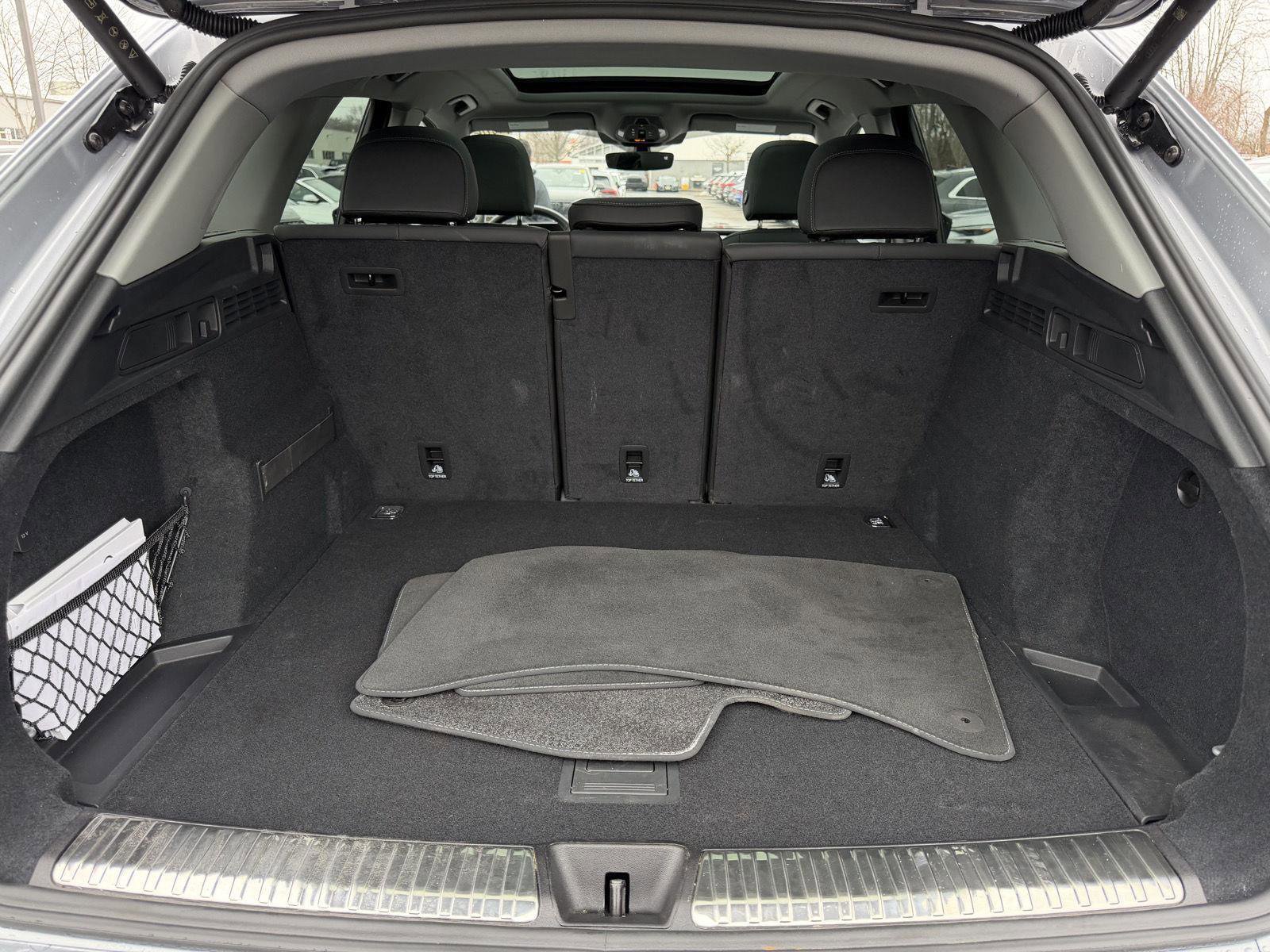 Used 2025 Audi Q5 Premium w/ Convenience Package image 28