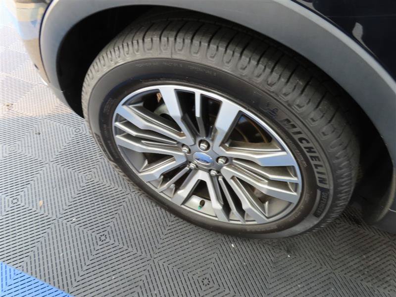 Used 2019 Ford Explorer Platinum AWD/4WD image 8