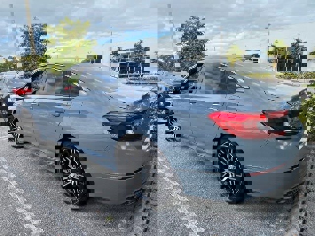 Used 2021 Honda Accord Touring image 3