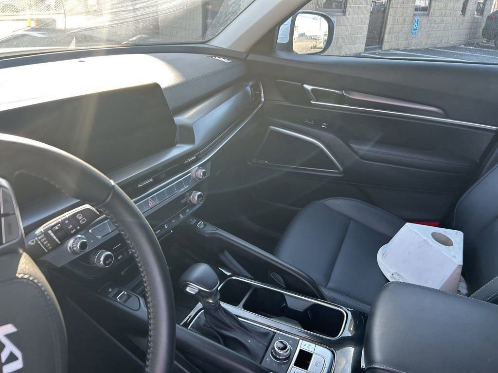 Used 2025 Kia Telluride S image 10