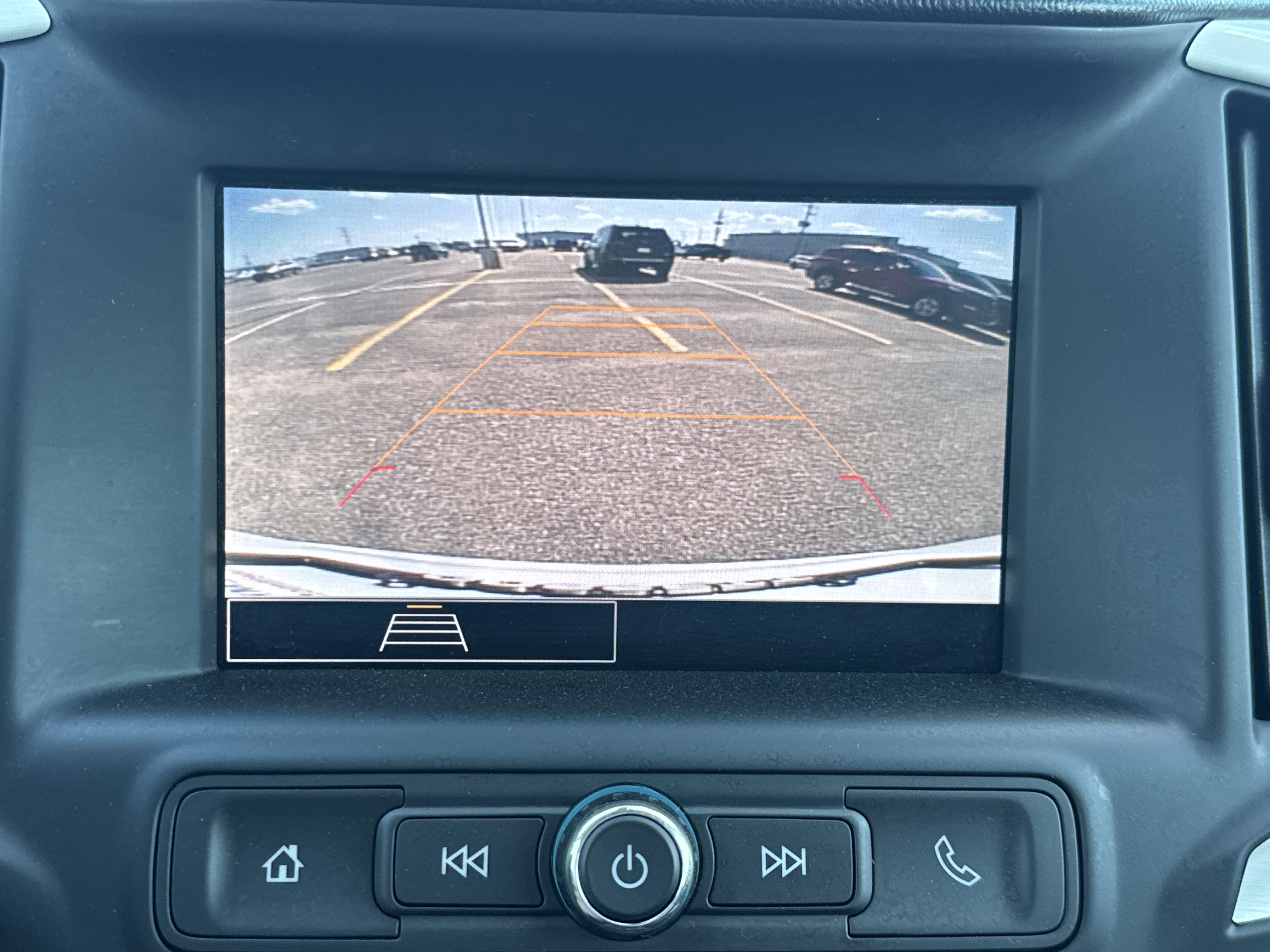 Used 2024 GMC Terrain SLE w/ Driver Convenience Package FWD image 13