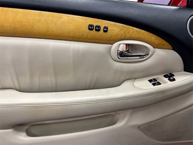 Used 2003 Lexus SC 430 Convertible image 9