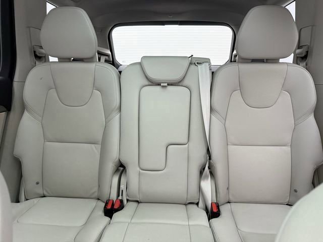 Certified 2025 Volvo XC90 B6 Plus image 26