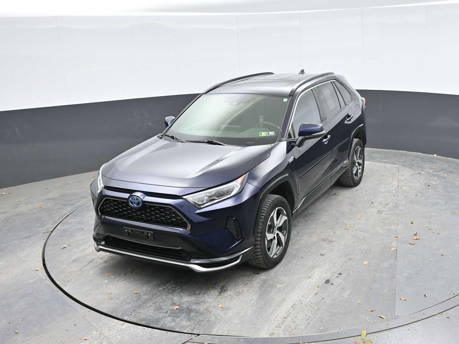 Used 2021 Toyota RAV4 SE w/ Weather & Moonroof Package image 32