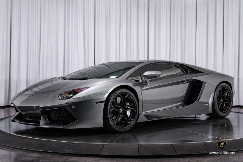 Used 2012 Lamborghini Aventador LP 700-4 image 9