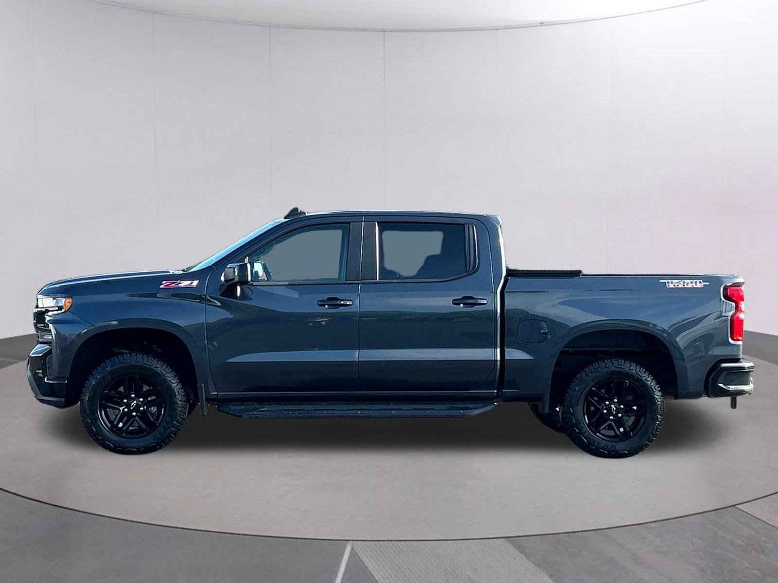 Used 2021 Chevrolet Silverado 1500 LT Trail Boss w/ Convenience Package II AWD/4WD image 2
