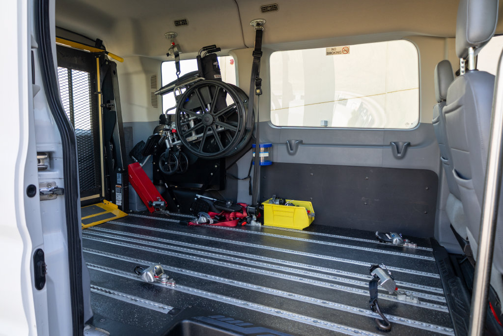 Used 2018 Ford Transit 150 XL RWD image 21