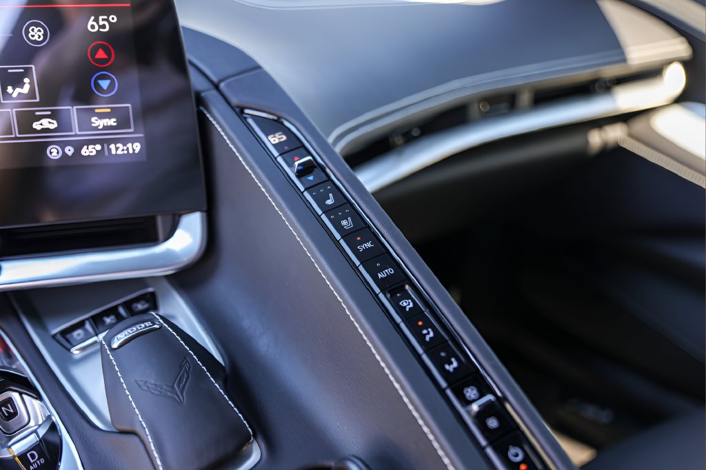 Used 2023 Chevrolet Corvette Stingray Preferred Cpe w/ Z51 Performance Package RWD image 18