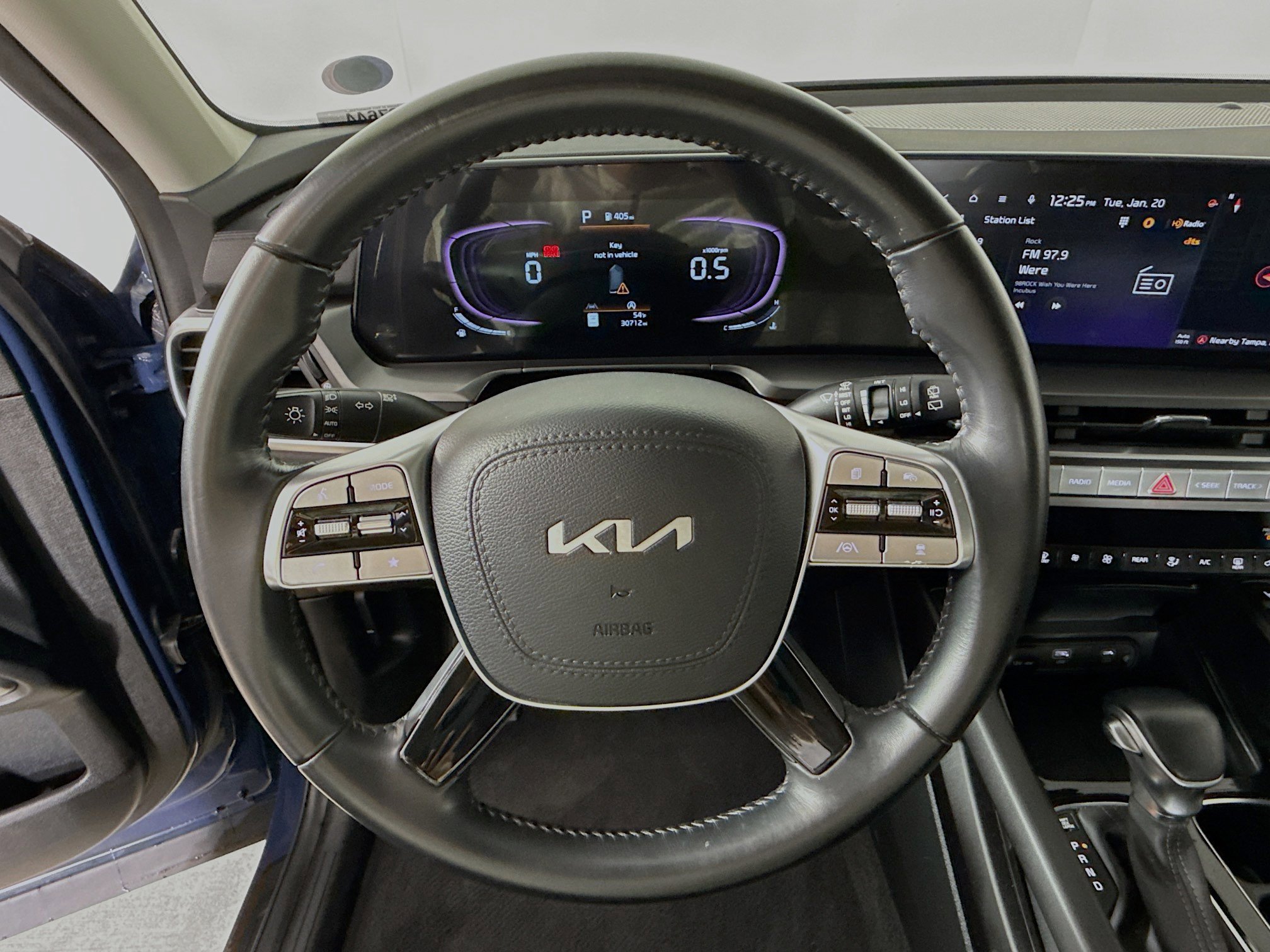 Used 2025 Kia Telluride S image 11