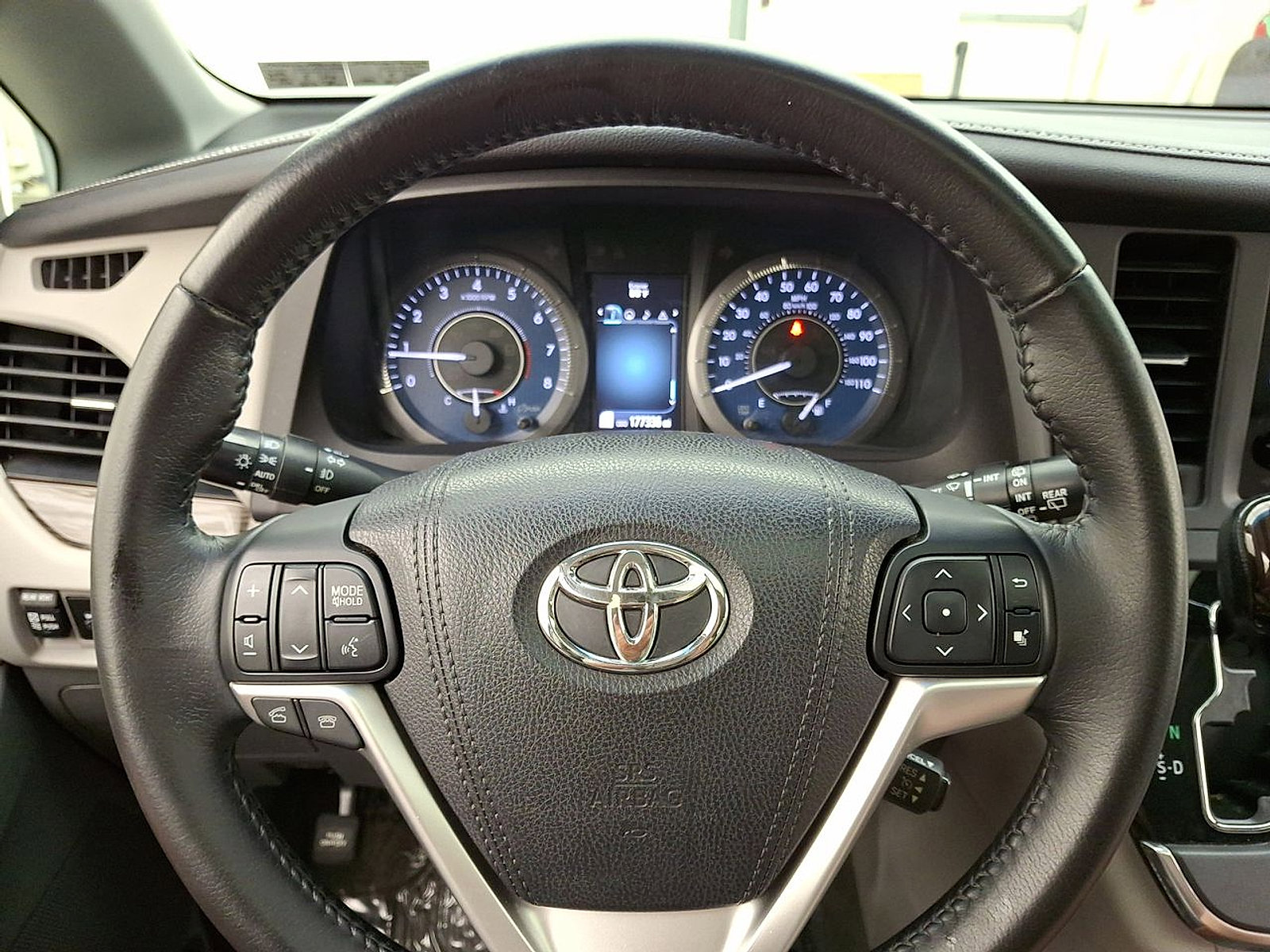 Used 2015 Toyota Sienna XLE w/ XLE Navigation Package image 16