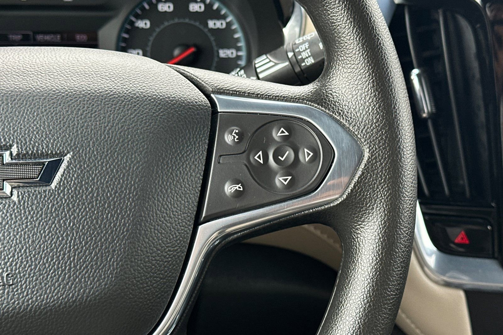 Certified 2023 Chevrolet Traverse LS w/ Midnight/Sport Edition image 33