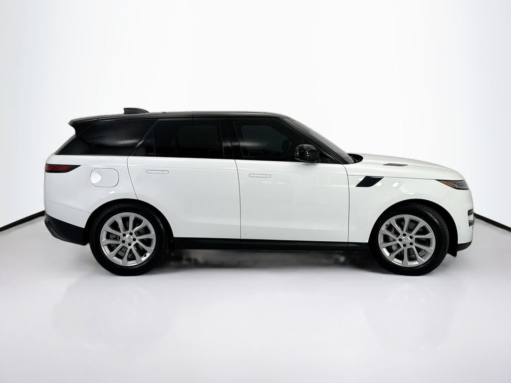 Used 2024 Land Rover Range Rover Sport SE AWD/4WD image 4