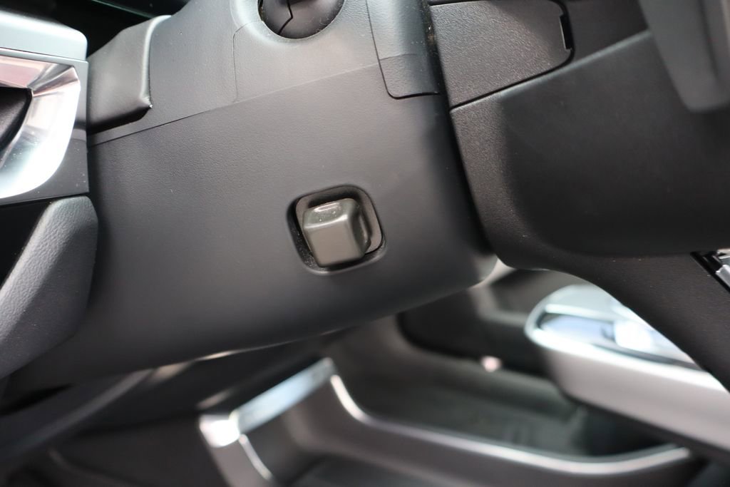 Used 2024 Cadillac Lyriq Sport RWD image 18