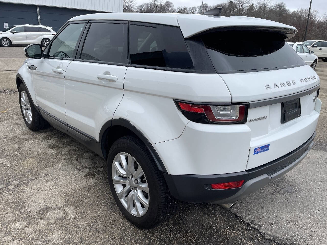 Used 2019 Land Rover Range Rover Evoque SE Premium image 6