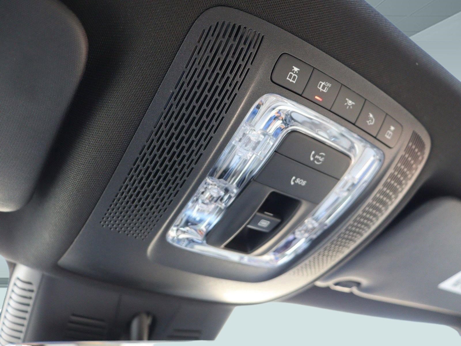 Used 2025 Mercedes-Benz GLB 250 image 48