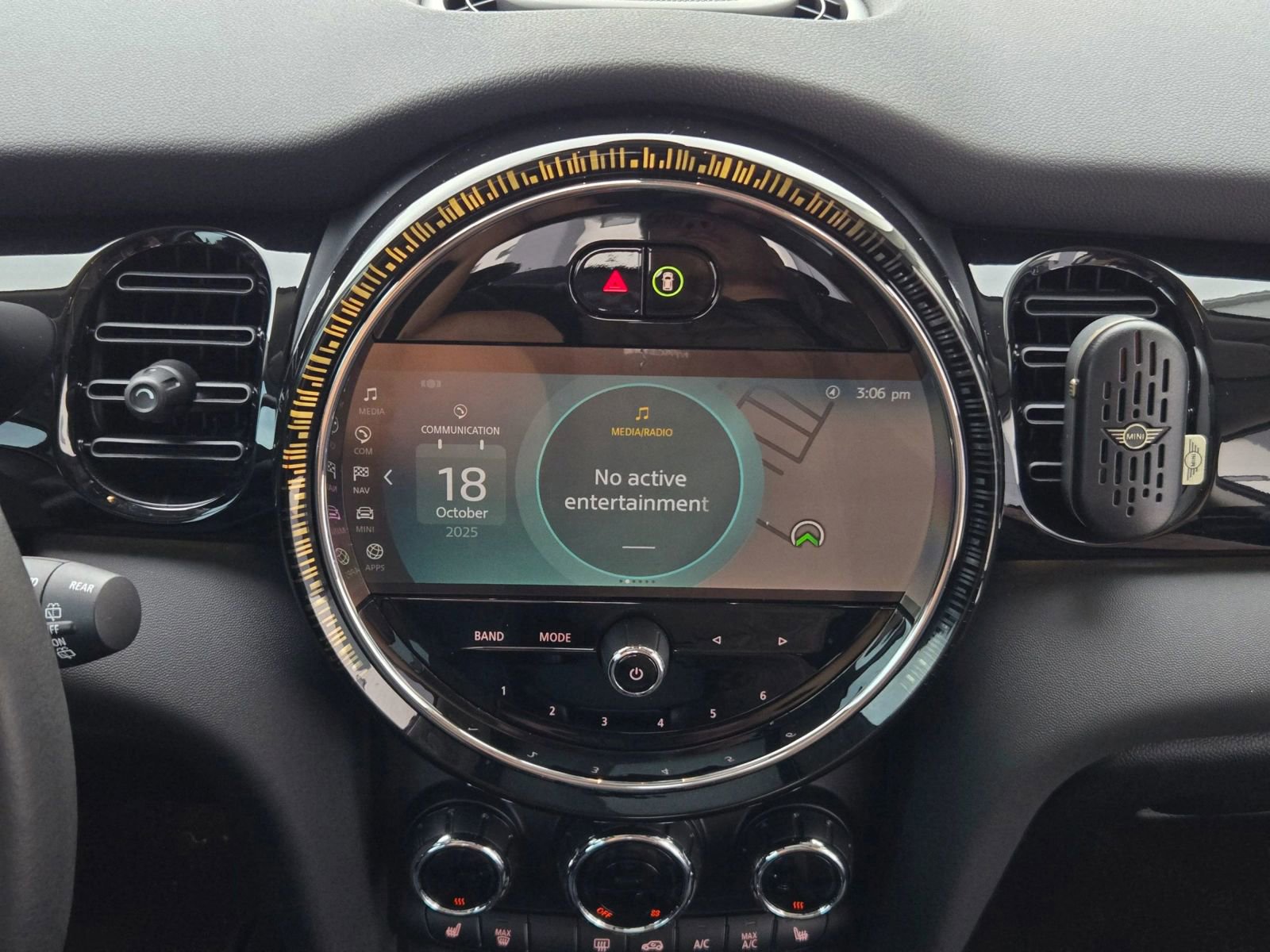 Used 2024 MINI Cooper SE image 34