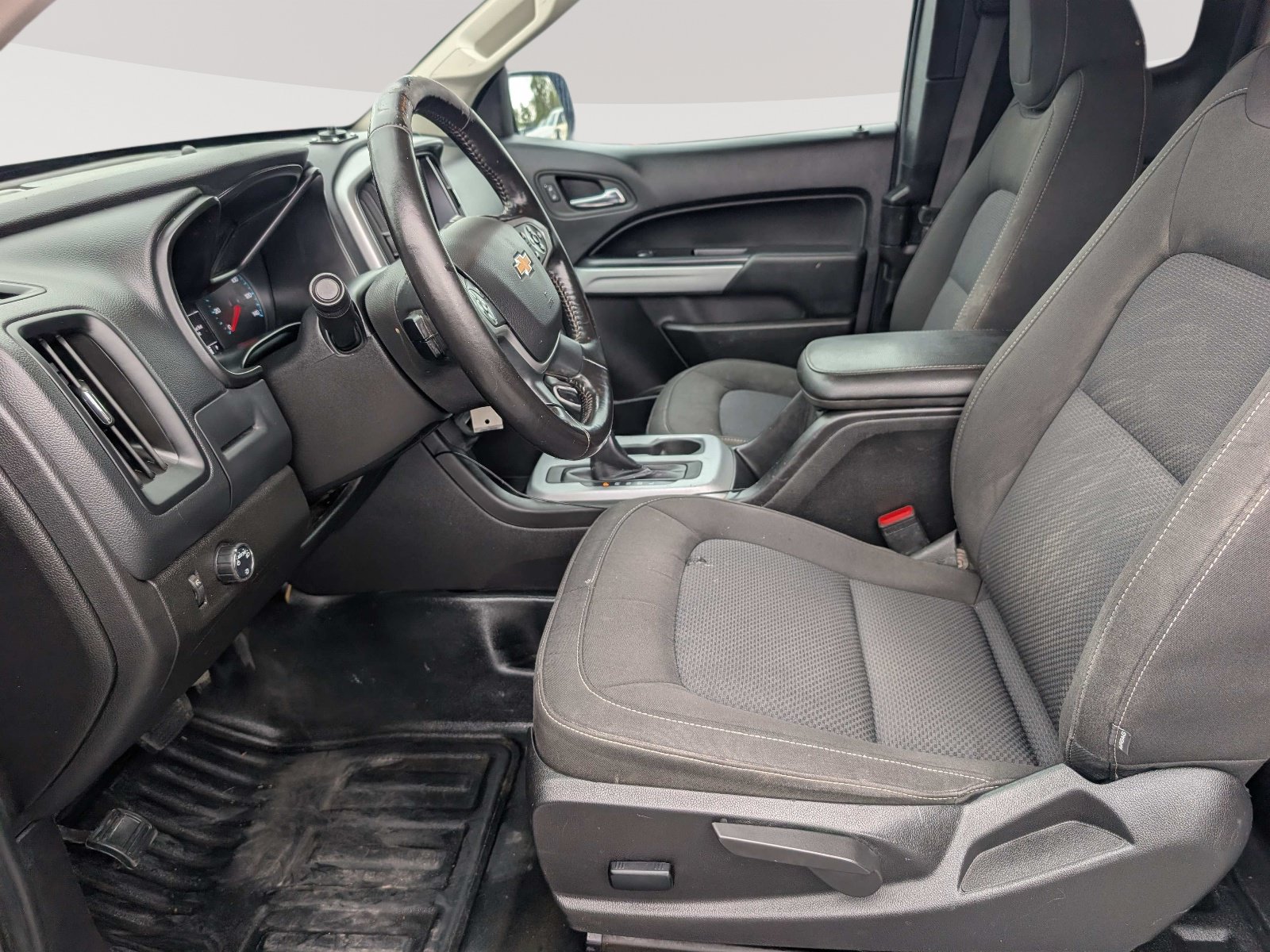 Used 2022 Chevrolet Colorado LT w/ Fleet Safety Package RWD image 17