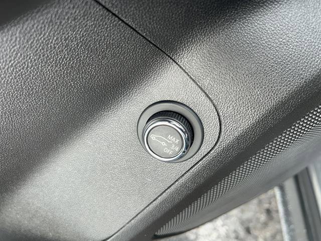 Used 2021 GMC Acadia SLE w/ Driver Convenience Package image 13