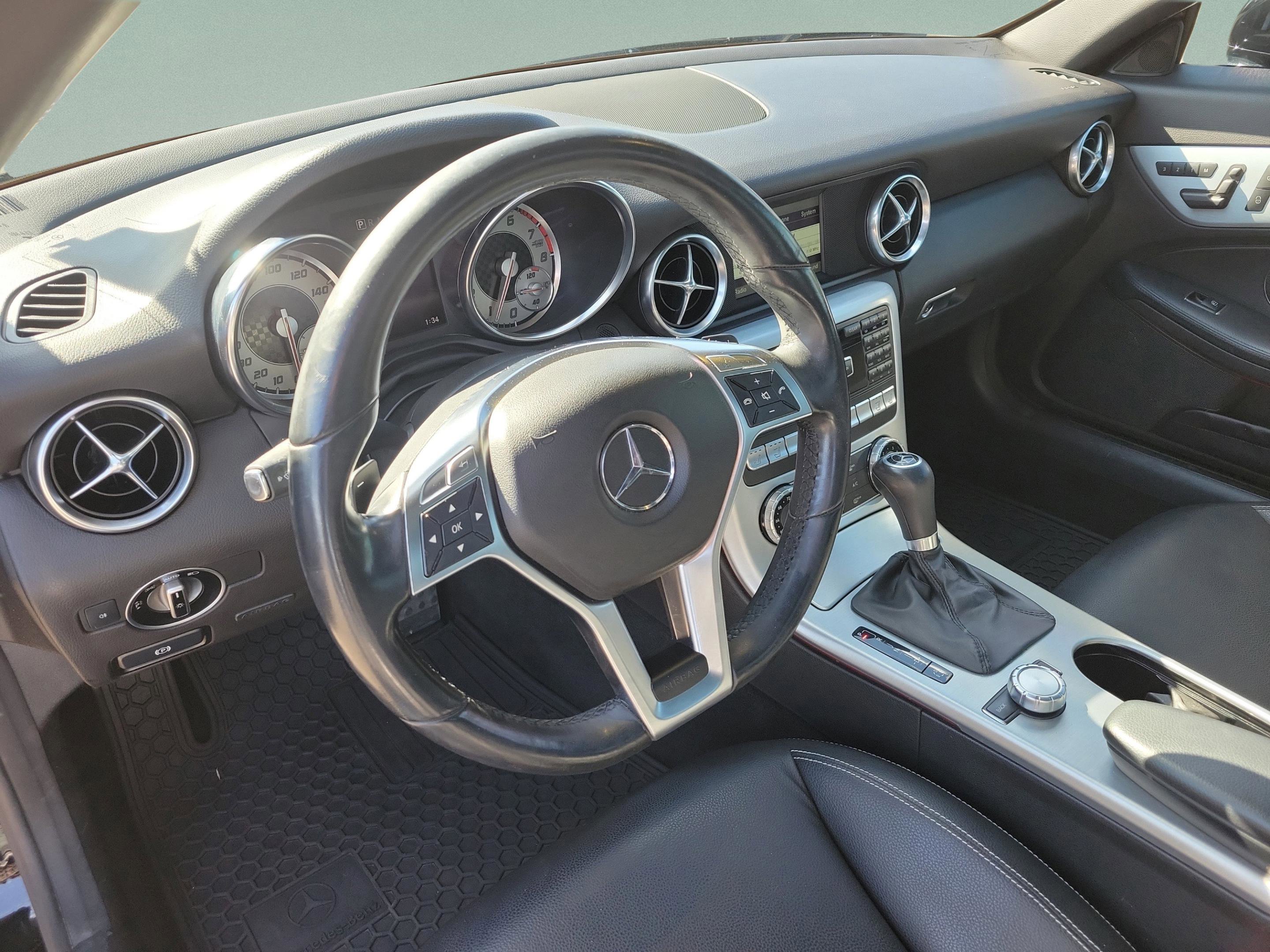 Used 2015 Mercedes-Benz SLK 250 image 12