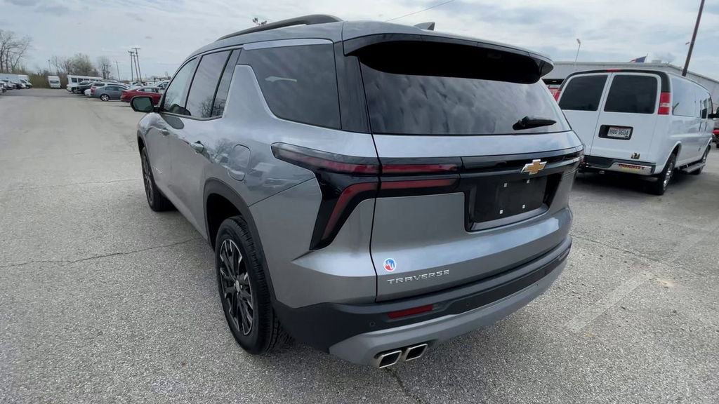 New 2026 Chevrolet Traverse LT w/ Sun and Wheel Package image 8