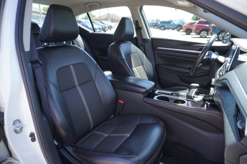 Used 2024 Nissan Altima 2.5 SR FWD image 30