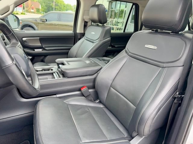 Used 2025 Ford Expedition Max Platinum AWD/4WD image 14
