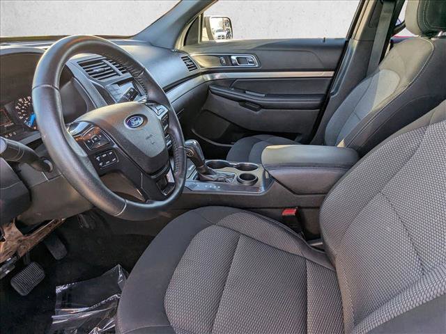 Used 2018 Ford Explorer XLT image 16