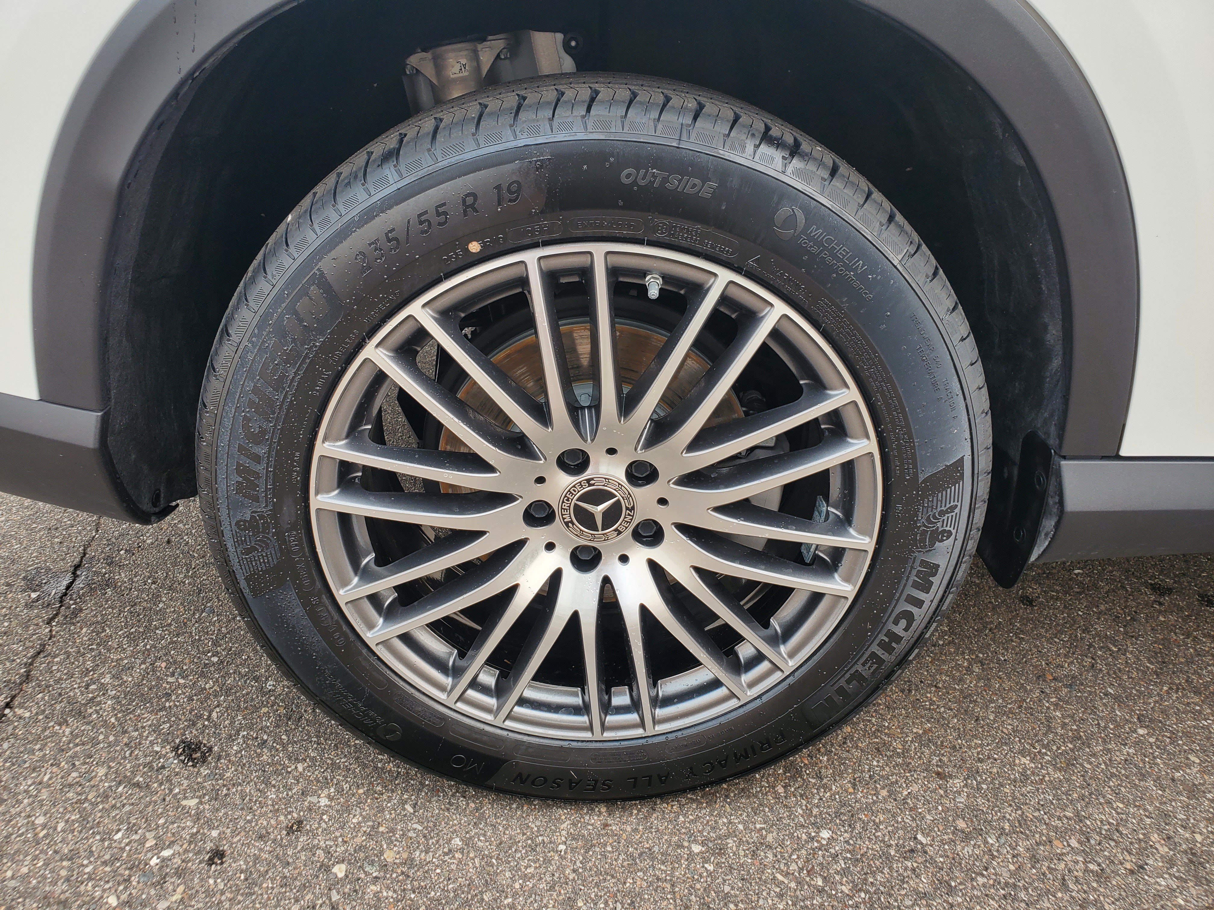 Used 2025 Mercedes-Benz GLC 300 image 34