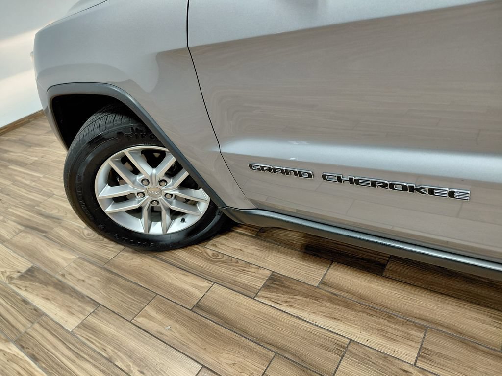 Certified 2017 Jeep Grand Cherokee Laredo w/ Quick Order Package 23E AWD/4WD image 21