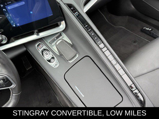 Used 2024 Chevrolet Corvette Stingray Convertible w/ 1LT RWD image 18