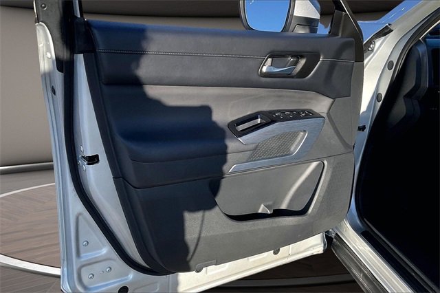 Certified 2025 Nissan Pathfinder SL image 21