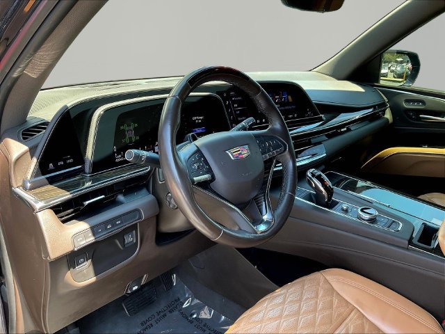 Used 2024 Cadillac Escalade ESV Premium Luxury AWD/4WD image 19