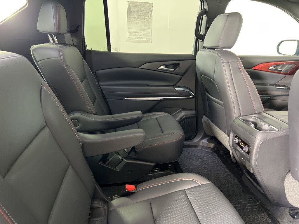 Used 2025 Chevrolet Traverse Z71 w/ Driver Confidence Package AWD/4WD image 25