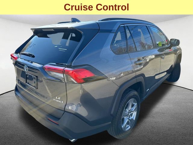 Used 2022 Toyota RAV4 LE image 10