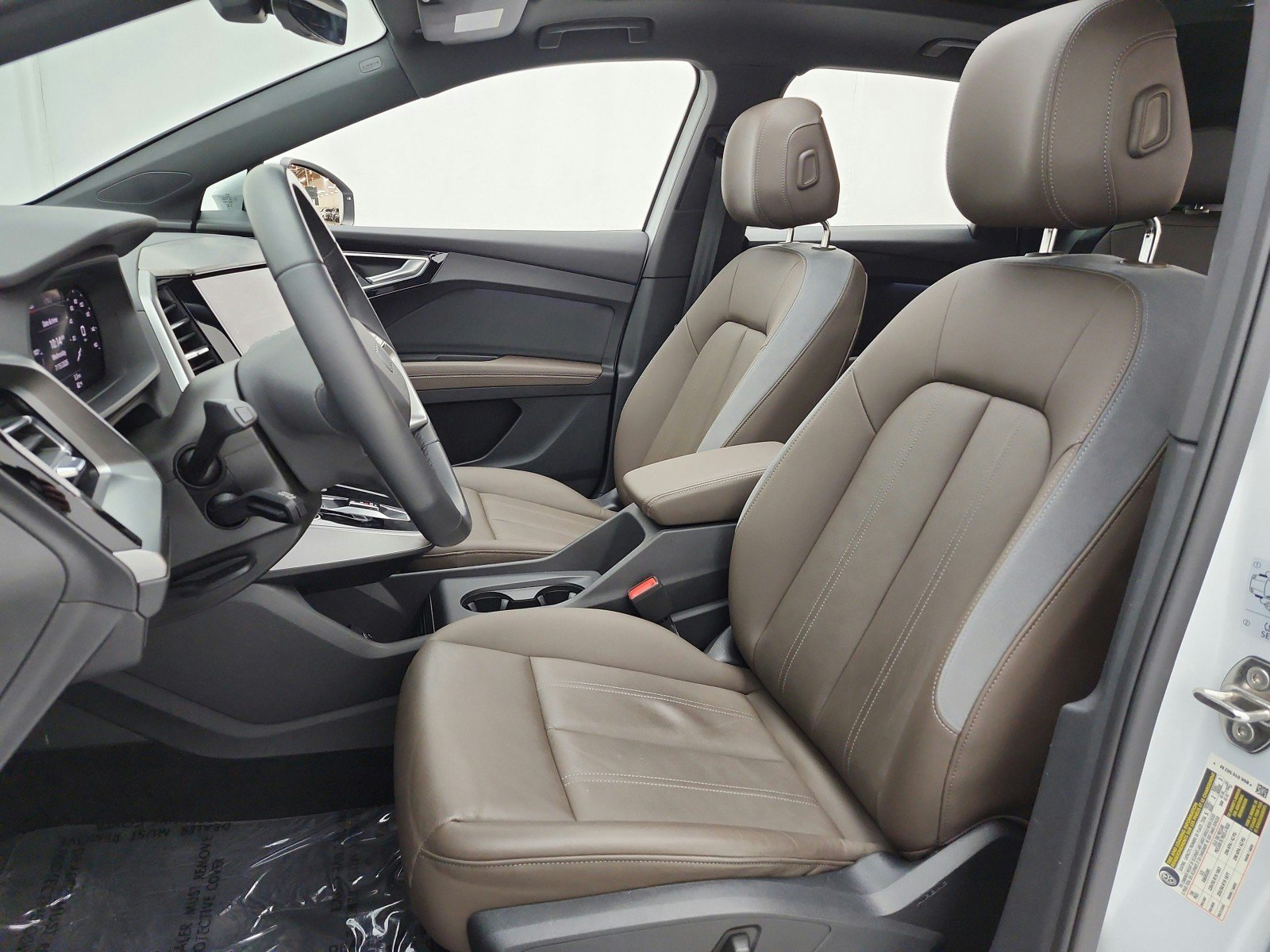 Used 2023 Audi Q4 e-tron Premium w/ Convenience Package RWD image 13