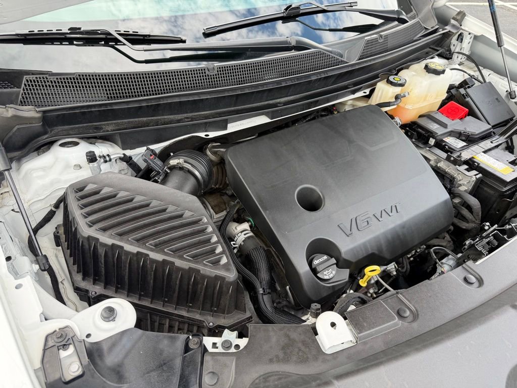 Used 2023 Chevrolet Traverse LT FWD image 41