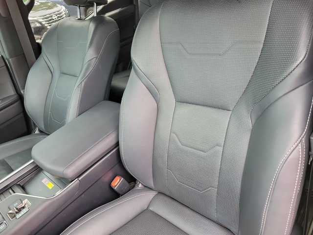Used 2024 Lexus GX 550 w/ Accessory Package (Z1) AWD/4WD image 7