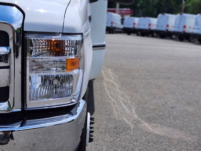 New 2027 Ford E-350 and Econoline 350 Super Duty w/ Power Equipment Group RWD image 10