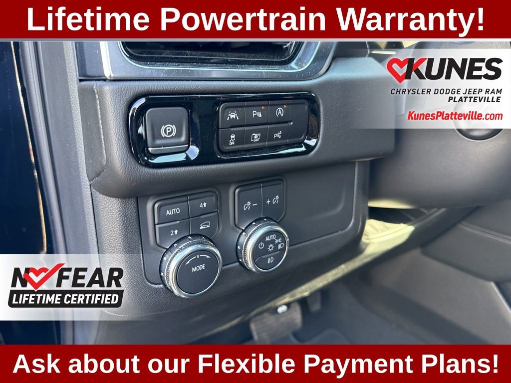 Used 2025 GMC Yukon XL Denali AWD/4WD image 21