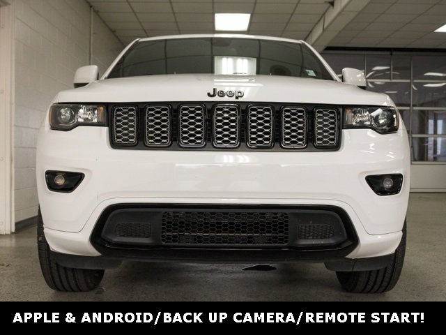 Used 2021 Jeep Grand Cherokee Laredo X image 2