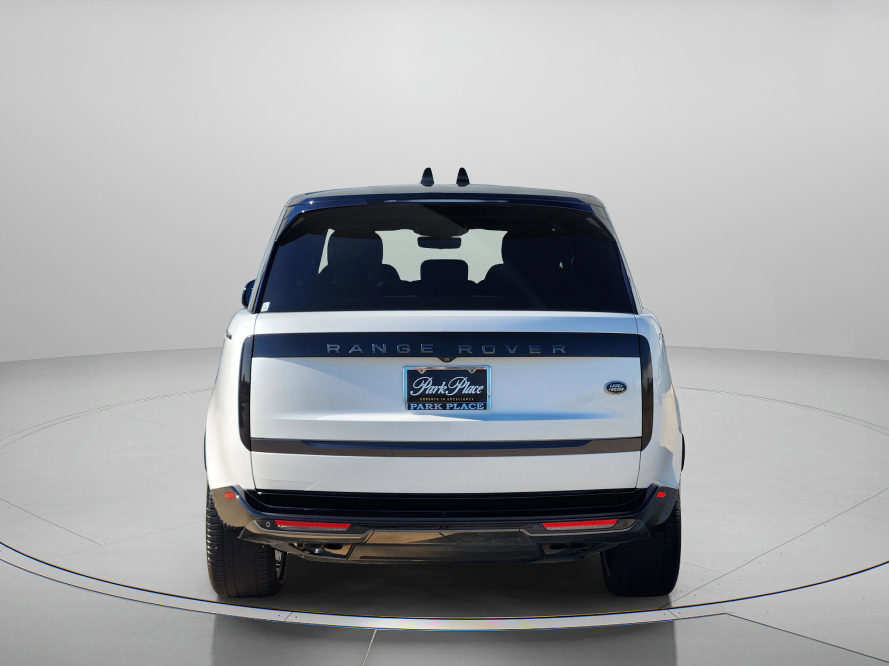 Used 2023 Land Rover Range Rover SE AWD/4WD image 4