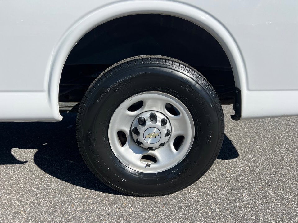 Used 2022 Chevrolet Express 2500 Extended w/ Driver Convenience Package image 22
