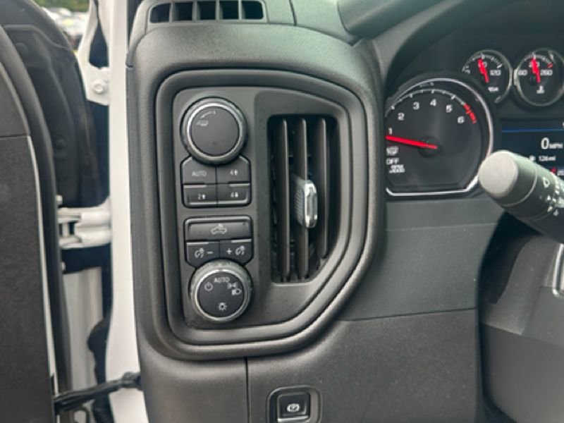 Used 2022 Chevrolet Silverado 1500 Custom Trail Boss w/ Realtree Special Edition AWD/4WD image 9