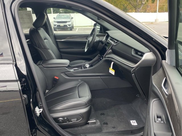 New 2025 Jeep Grand Cherokee Limited image 48