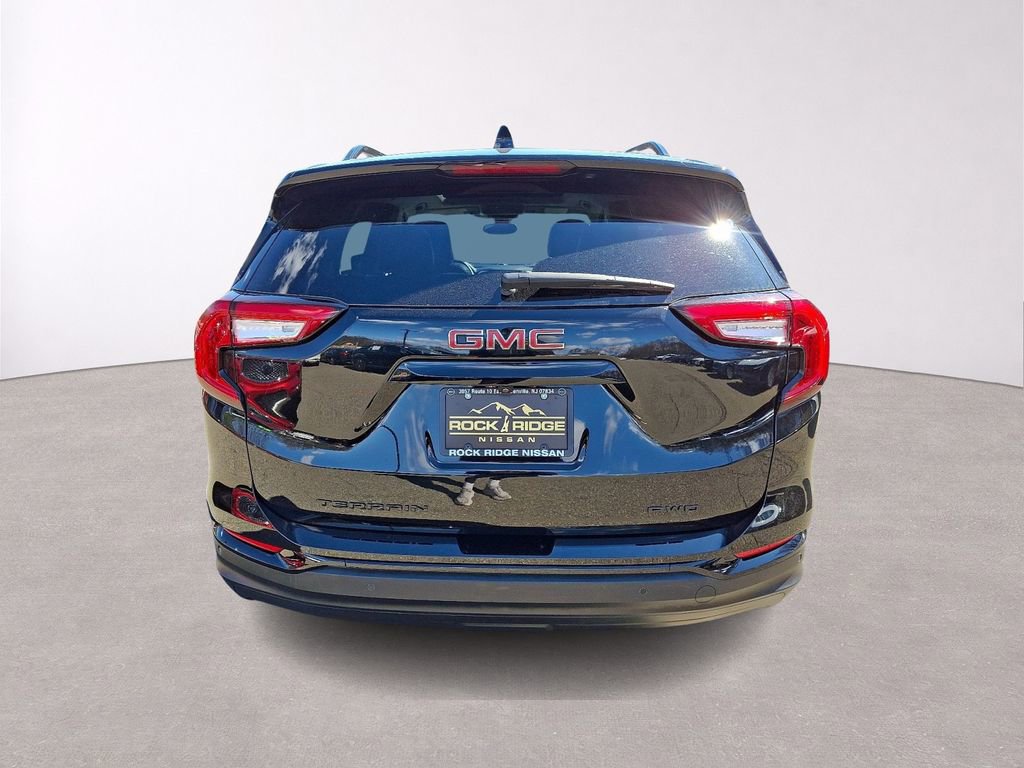 Used 2023 GMC Terrain SLT w/ Elevation Edition image 6