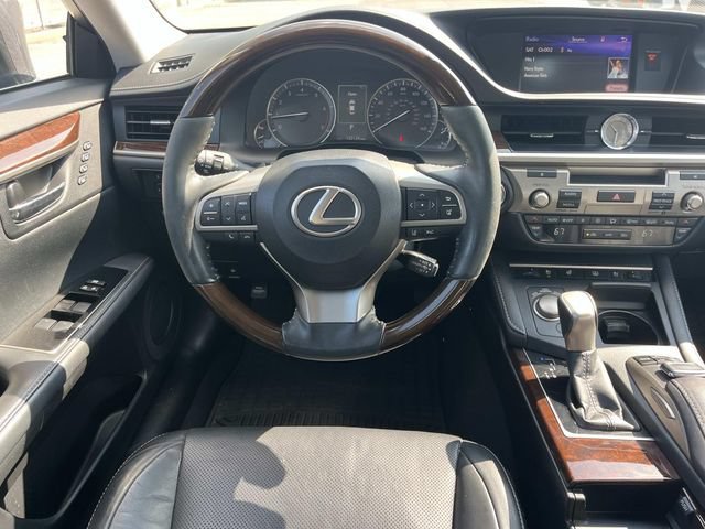 Used 2017 Lexus ES 350 w/ Luxury Package FWD image 13
